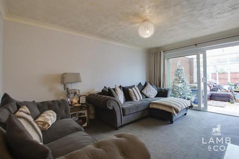 2 bedroom semi-detached bungalow for sale, Pauls Way, Clacton-On-Sea CO15