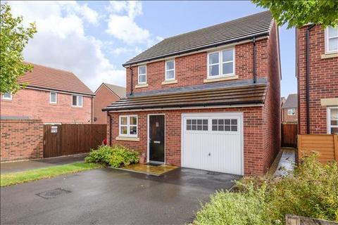 3 bedroom detached house to rent, Silks Way,ANDOVER TOWN