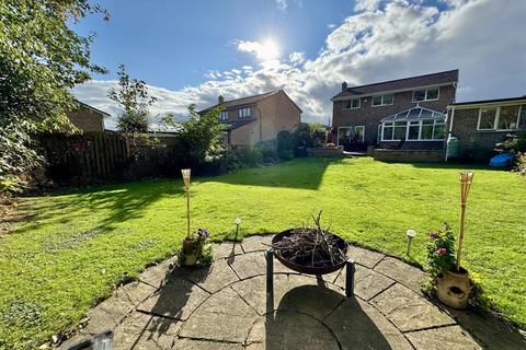 4 bedroom detached house for sale, Oaks Farm Drive, Darton