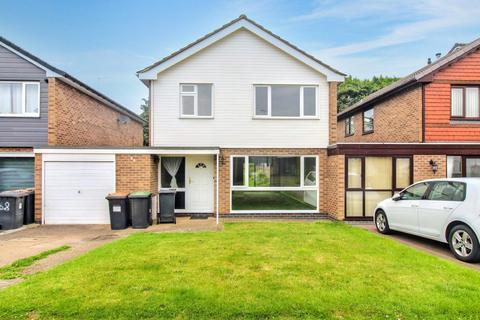 4 bedroom detached house to rent - Ullswater Crescent, Bramcote, Nottingham, NG9 3BE