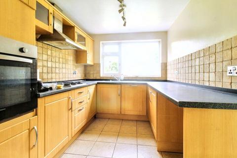 4 bedroom detached house to rent, Ullswater Crescent, Bramcote, Nottingham, NG9 3BE