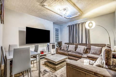 2 bedroom flat to rent, Peckham Road London SE5