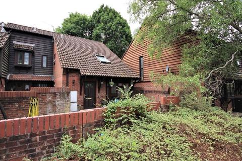 undefined, Huntingdon Road, Woking, Surrey, GU21