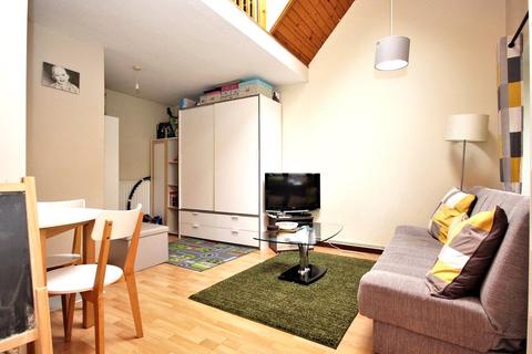 undefined, Huntingdon Road, Woking, Surrey, GU21