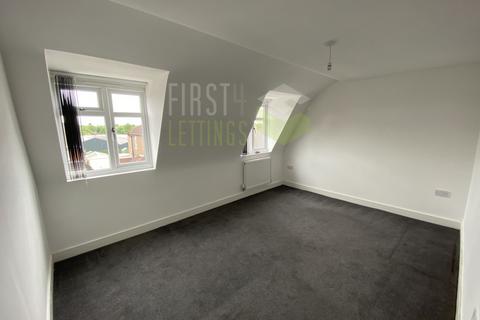 3 bedroom flat to rent, Milligan Road, Leicester LE2