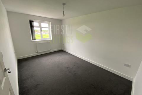 3 bedroom flat to rent, Milligan Road, Leicester LE2