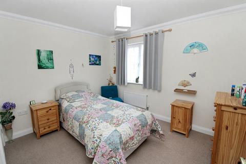 3 bedroom terraced house for sale, Bray Drive, Stevenage SG1