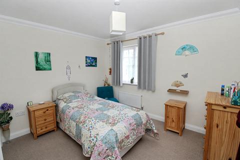 3 bedroom terraced house for sale, Bray Drive, Stevenage SG1