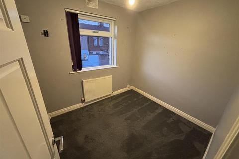 2 bedroom terraced house to rent, Radcliffe Road, Fleetwood