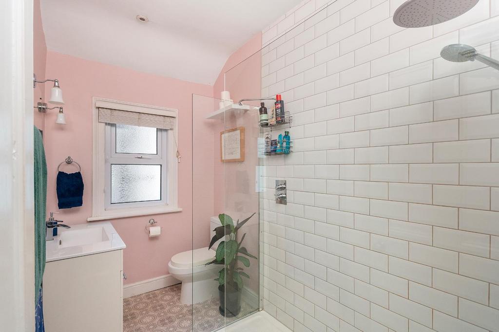 1 W5 R3 ATN - Bathroom B.jpg
