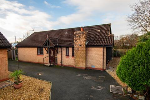 3 bedroom detached bungalow for sale, The Oaks, Walton-Le-Dale, Preston