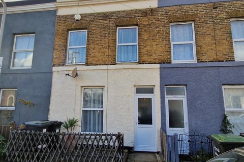 2 bedroom terraced house to rent, Cutmore Street, Gravesend DA11
