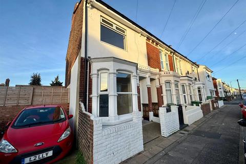 3 bedroom end of terrace house to rent, Powerscourt Road, Portsmouth