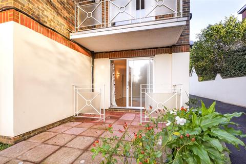 2 bedroom flat for sale, Lansdowne Road, Worthing, West Sussex, BN11