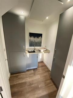 3 bedroom end of terrace house to rent, Whittle Way, Gloucester GL3