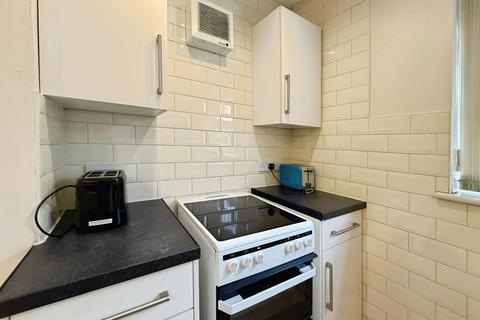 3 bedroom end of terrace house to rent, Carill Drive, Manchester, Greater Manchester, M14