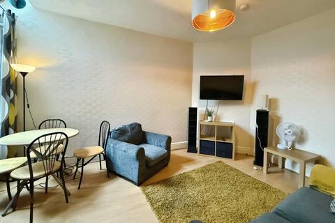 3 bedroom end of terrace house to rent, Carill Drive, Manchester, Greater Manchester, M14