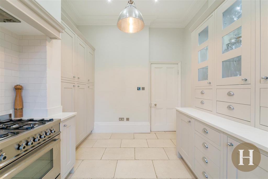 Hadleigh Estate Agents-32.jpg