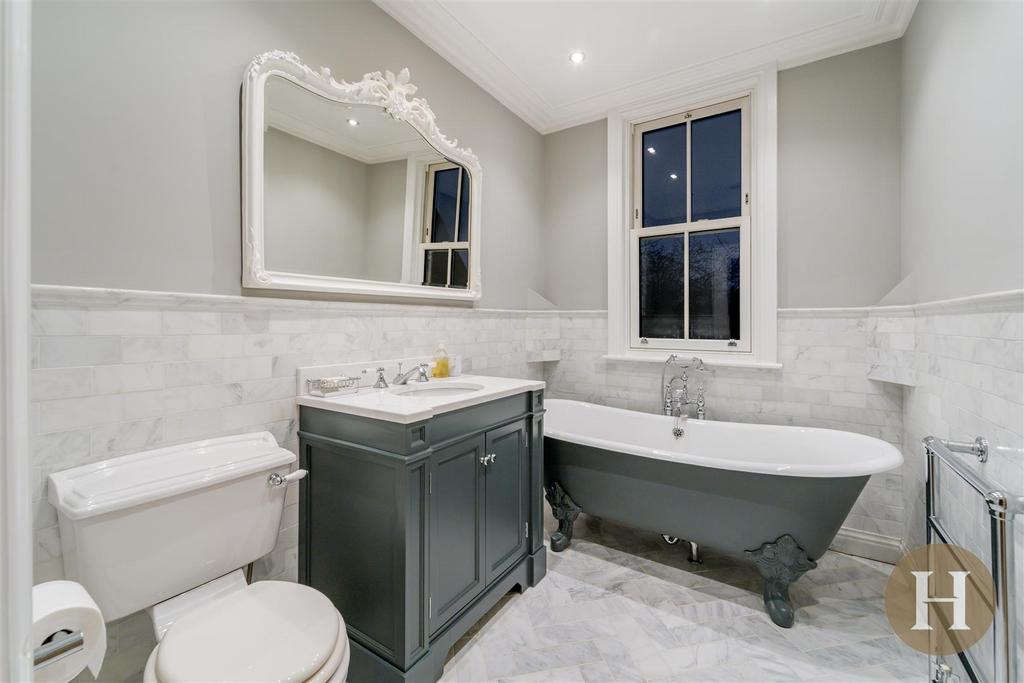 Hadleigh Estate Agents-93.jpg