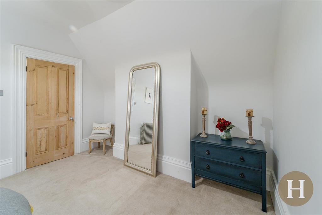 Hadleigh Estate Agents-104.jpg