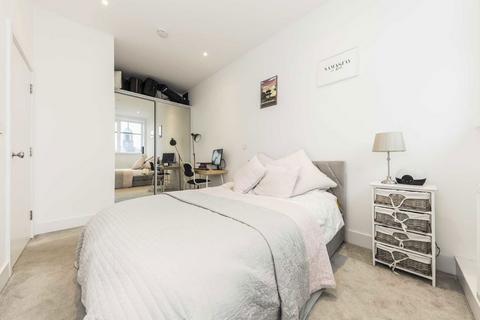 1 bedroom flat for sale, Winchester Street, London W3
