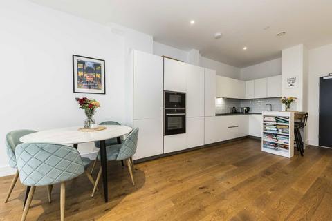 1 bedroom flat for sale, Winchester Street, London W3