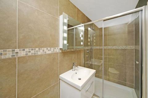3 bedroom flat for sale, Blomfield Court, London W9
