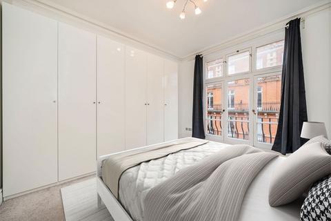 3 bedroom flat for sale, Blomfield Court, London W9