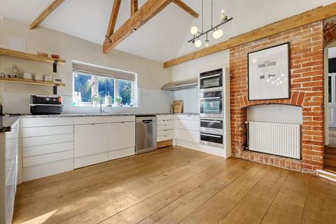 9 bedroom detached house to rent, Low Street, Brandeston