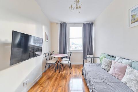 undefined, Flat, Battersea, London, SW11