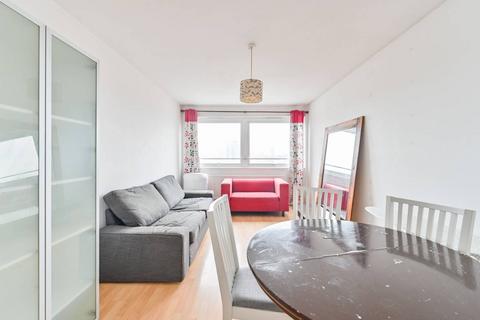 2 bedroom flat to rent, Austin Road, Battersea, SW11