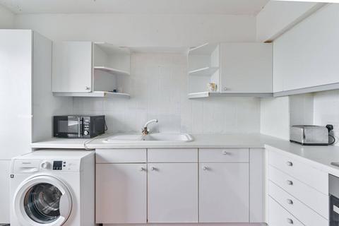 2 bedroom flat to rent, Austin Road, Battersea, SW11