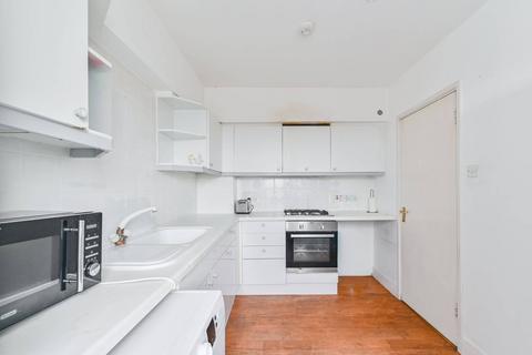 2 bedroom flat to rent, Austin Road, Battersea, SW11