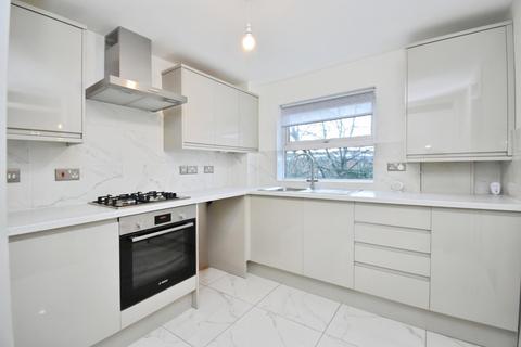 2 bedroom flat to rent, Greenwood Close Sidcup DA15