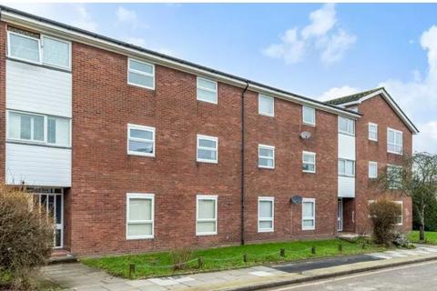 2 bedroom flat to rent, Greenwood Close Sidcup DA15
