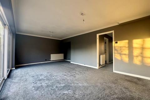 3 bedroom semi-detached house to rent, Moulsham Drive, Chelmsford, Essex, CM2