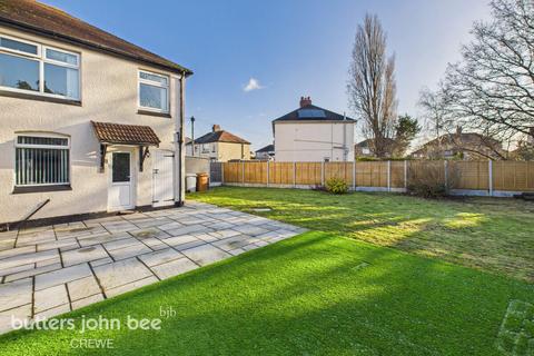Pear Tree Avenue, Crewe