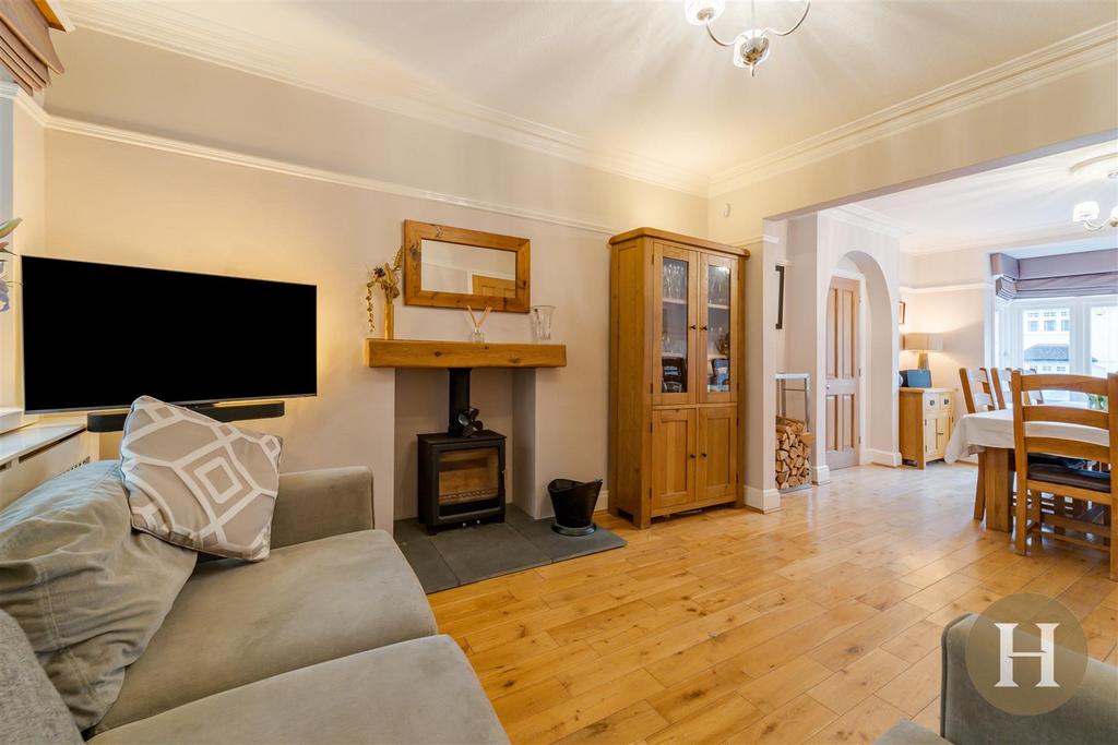 Lounge/ Dining Room