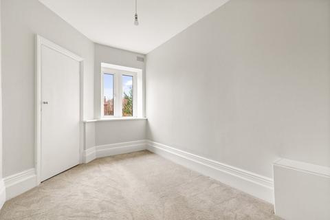 2 bedroom apartment to rent, Grimston Gardens, Folkestone, CT20
