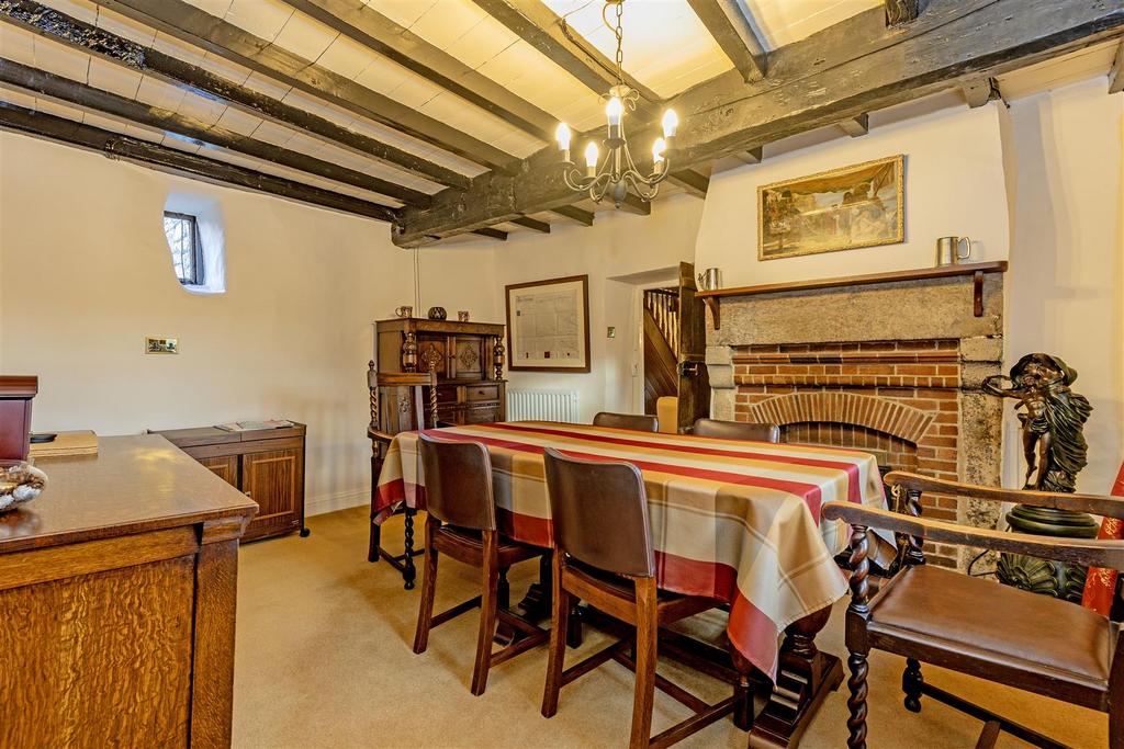 Dining Room-3.jpg