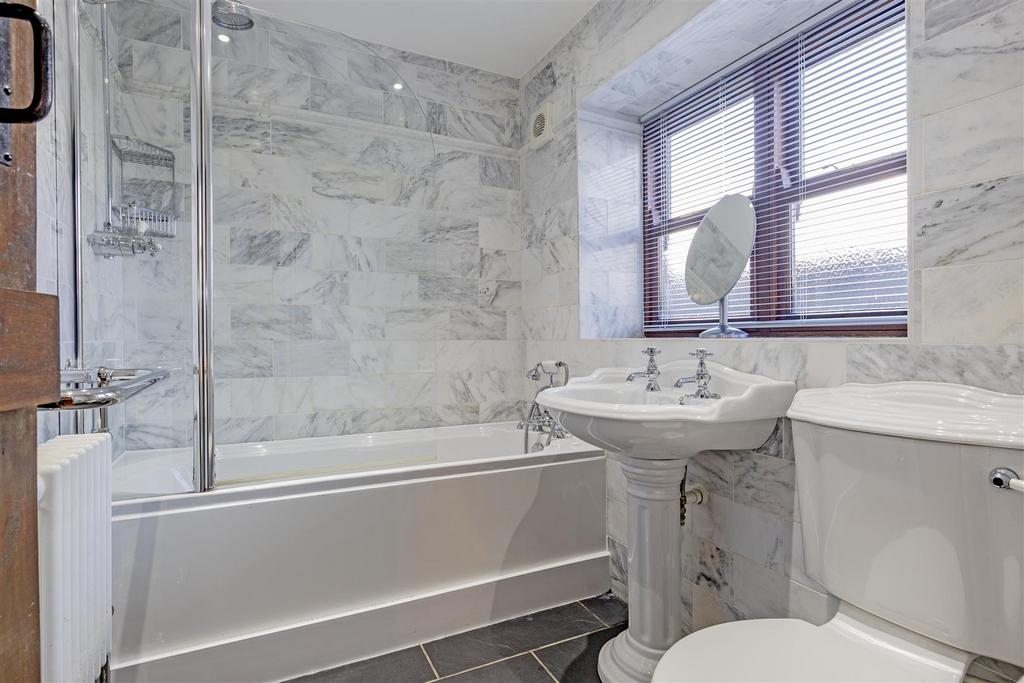 Bathroom-1.jpg