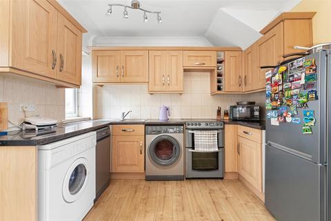 undefined, Hamsey Green Gardens, Warlingham CR6