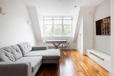 2 bedroom flat for sale, Lesbourne Road, Reigate