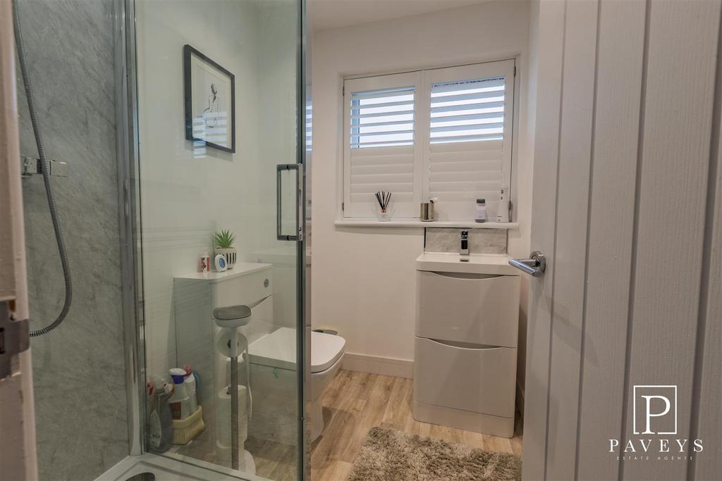 Ensuite shower room