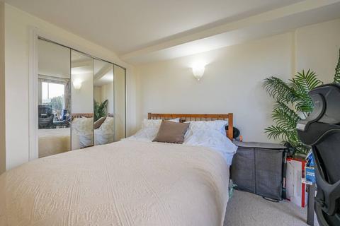 2 bedroom flat to rent, Pierpoint Building, Isle Of Dogs, London, E14