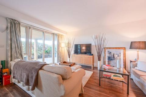 2 bedroom flat to rent, Pierpoint Building, Isle Of Dogs, London, E14