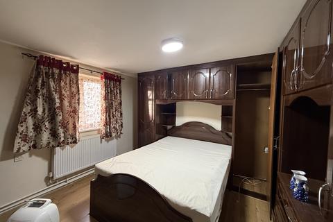2 bedroom apartment to rent, Convent Way, SOUTHALL UB2