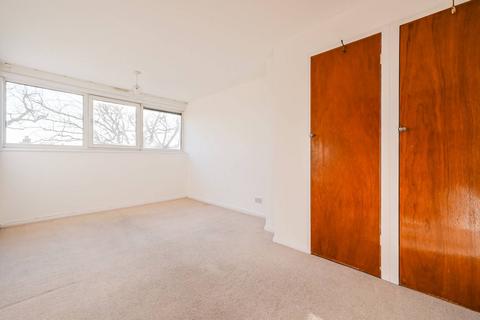 3 bedroom flat to rent, The Drive, Walthamstow, London, E17