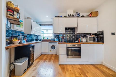 2 bedroom flat for sale, Thurlow Park Road, London, SE21