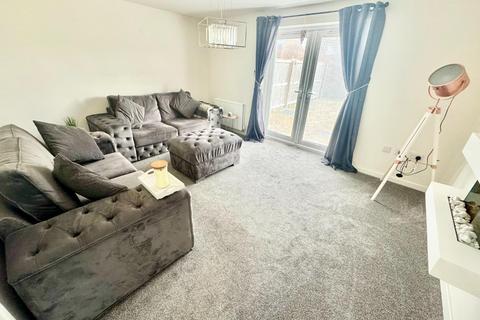 3 bedroom semi-detached house to rent, Oakwood Gardens, Middlesbrough